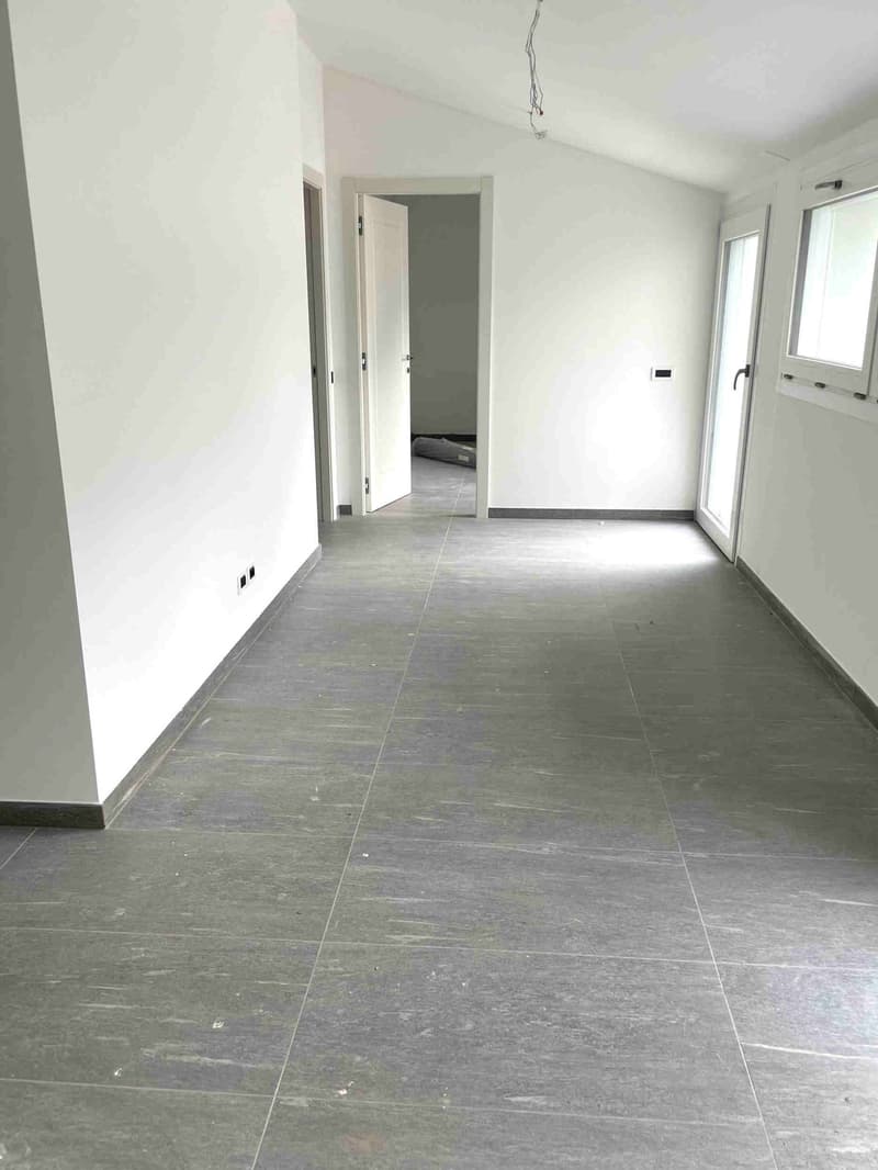 Appartement im letzten Stock in sehr ruhiger und sonniger Lage (7)