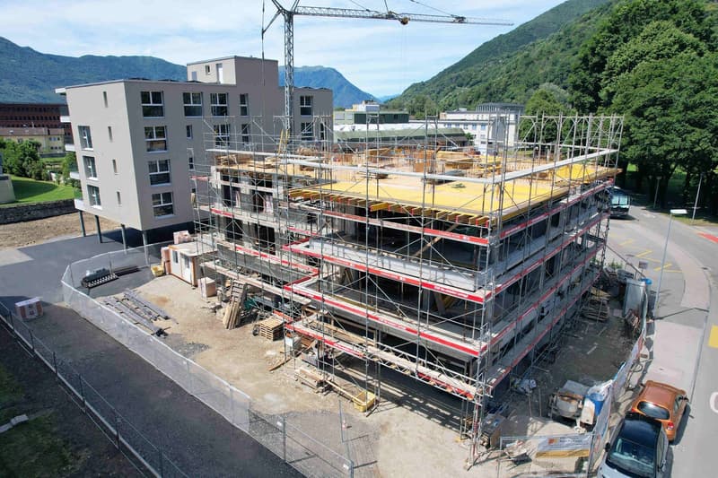 Nuovo spazioso appartamento con grande terrazza (2)