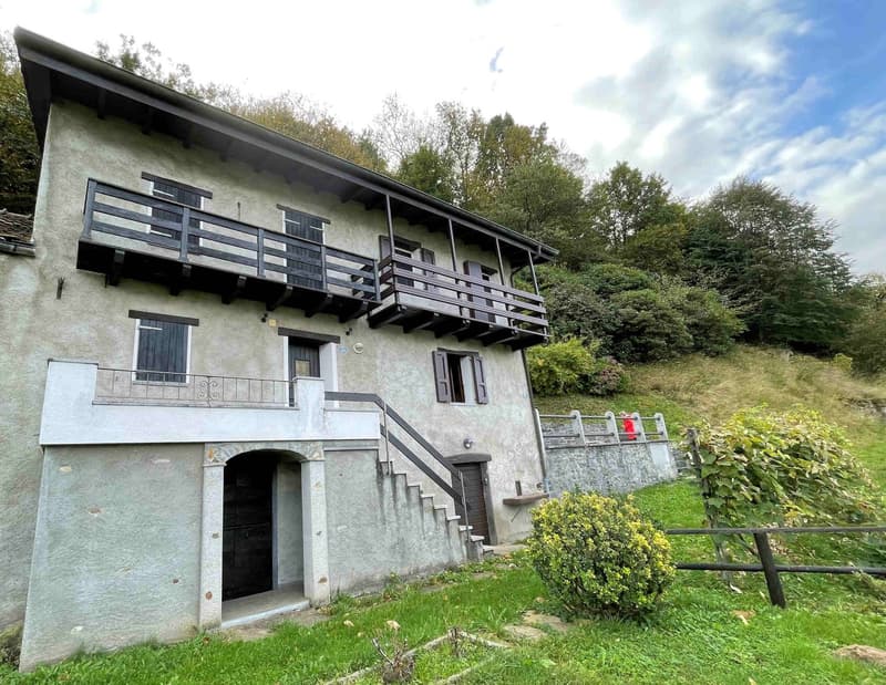 Rustic property with very good renovation and stunning panoramic view (3)