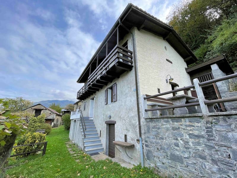Rustic property with very good renovation and stunning panoramic view (2)