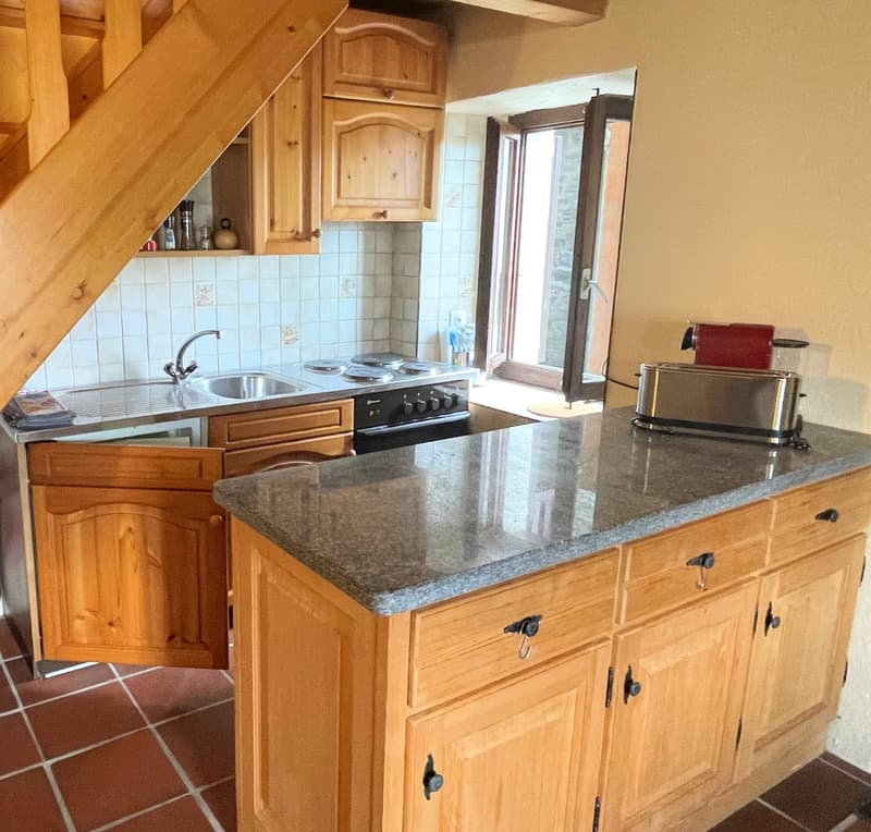 Rustic property with very good renovation and stunning panoramic view (6)