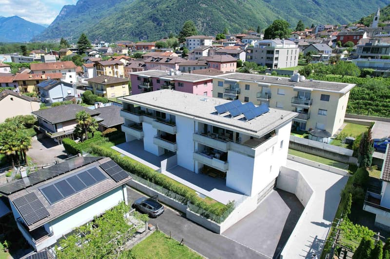 New apartment with large garden and wide terrace (1)