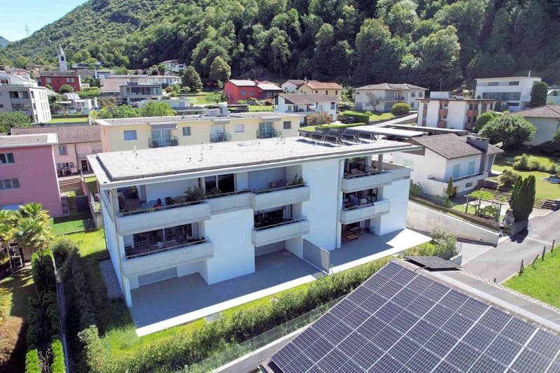 New apartment with large garden and wide terrace (2)
