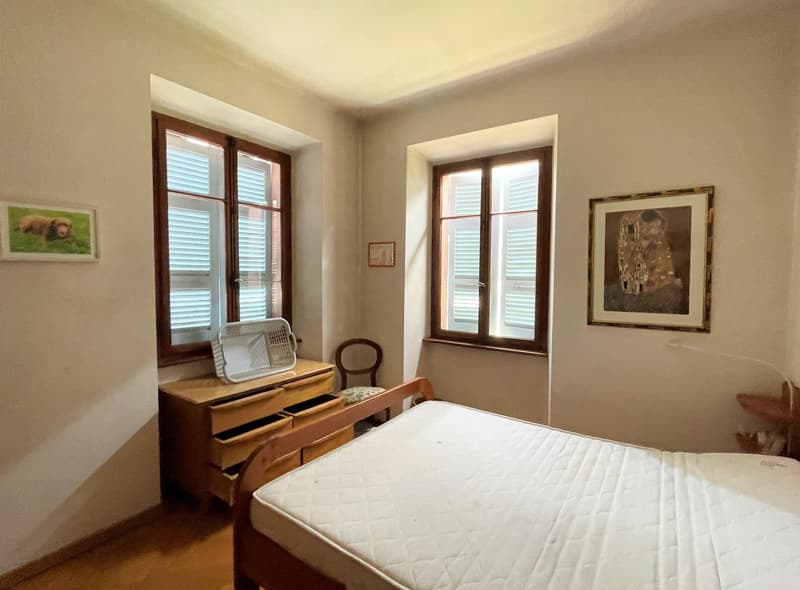 Two-family house with large buildable land in residential area (8)