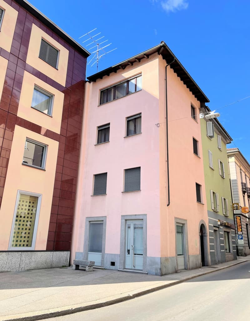 Appartamento duplex + appartamento a reddito + negozio (1)