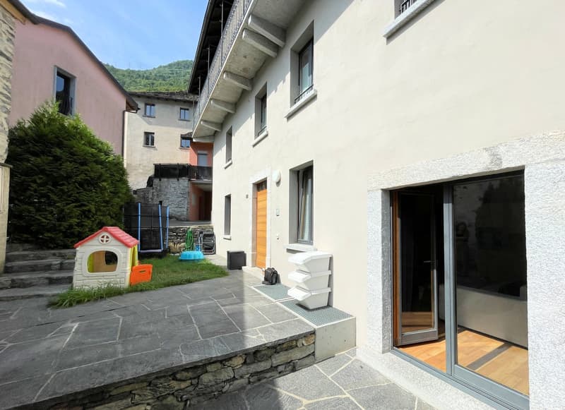 Casa molto ben ristrutturata con appartamenti di 4,5 locali duplex + 2,5 locali al PT (6)