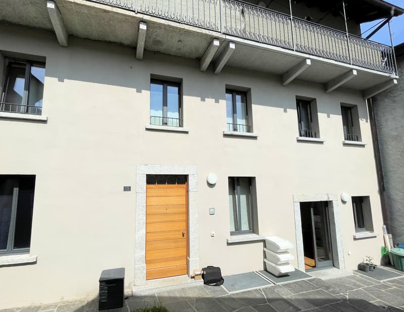 Casa molto ben ristrutturata con appartamenti di 4,5 locali duplex + 2,5 locali al PT (5)