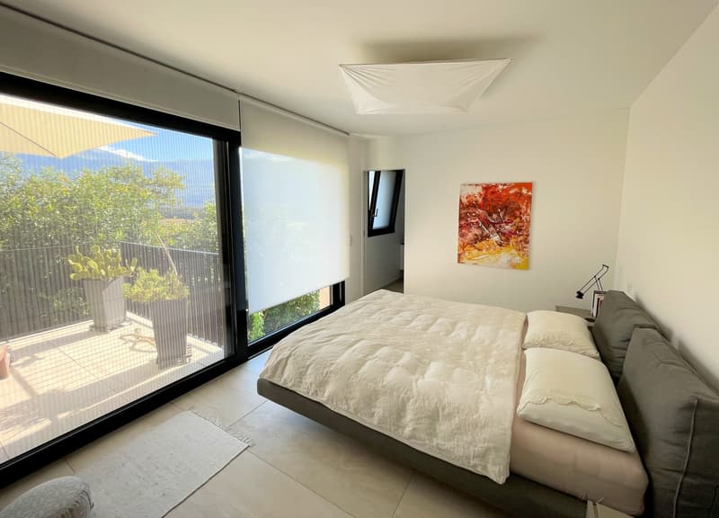 Elegante appartamento in collina con vista panoramica in esclusiva residenza (16)