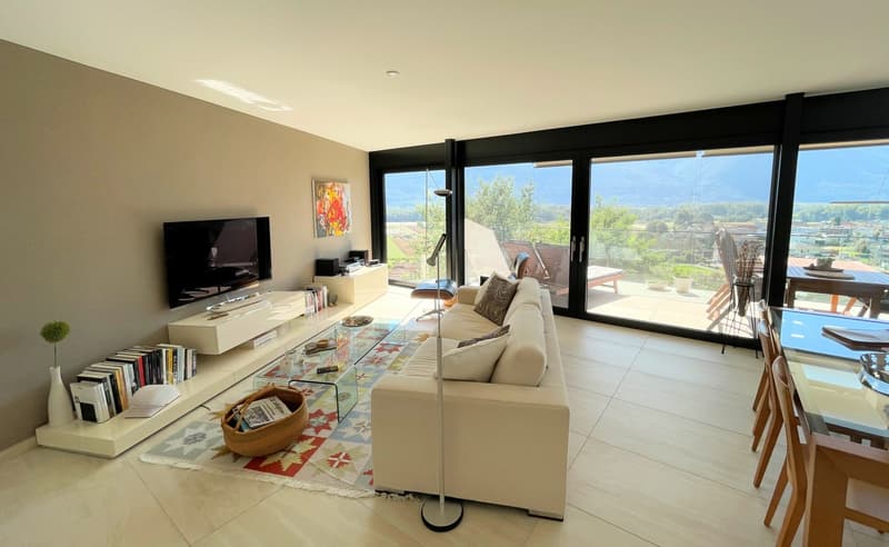Elegante appartamento in collina con vista panoramica in esclusiva residenza (7)