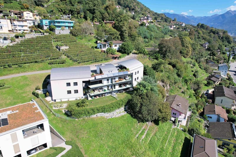 Elegante appartamento in collina con vista panoramica in esclusiva residenza (2)