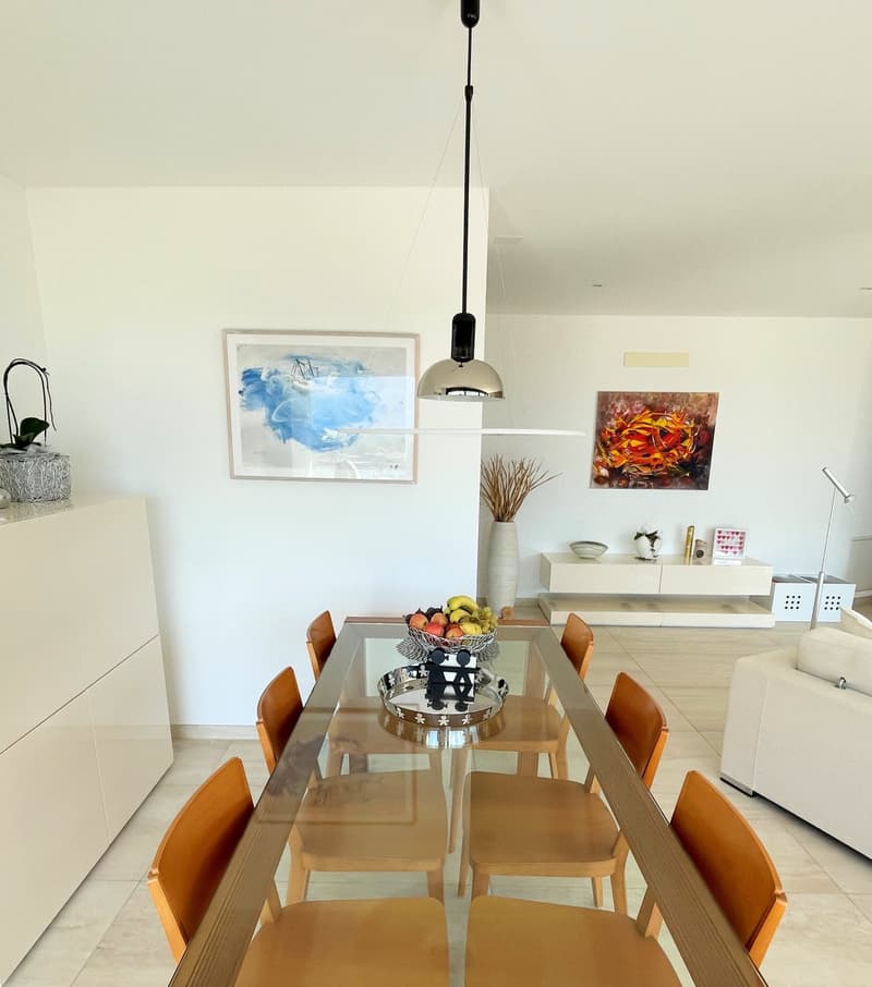 Elegante appartamento in collina con vista panoramica in esclusiva residenza (11)