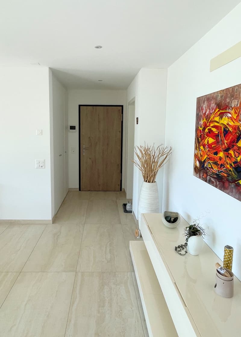 Elegante appartamento in collina con vista panoramica in esclusiva residenza (6)