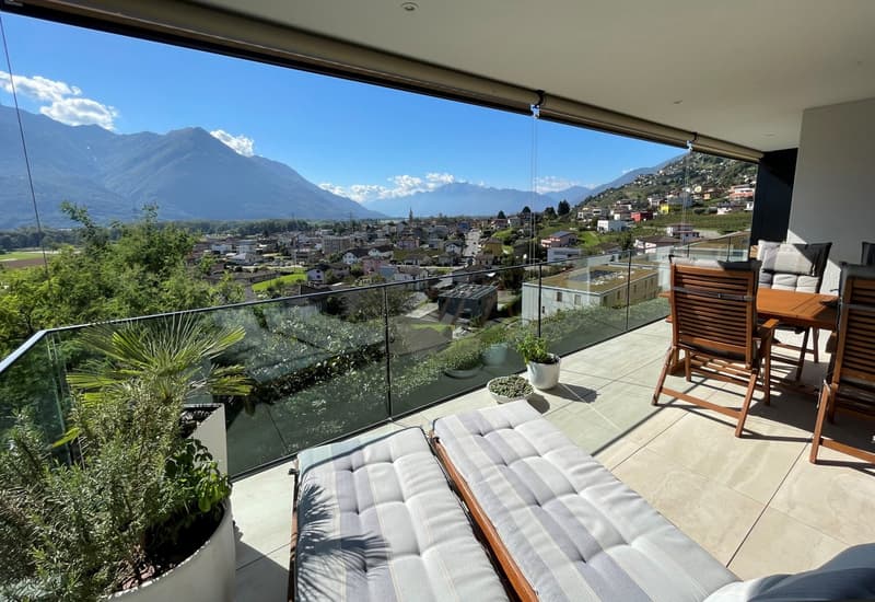 Elegante appartamento in collina con vista panoramica in esclusiva residenza (18)