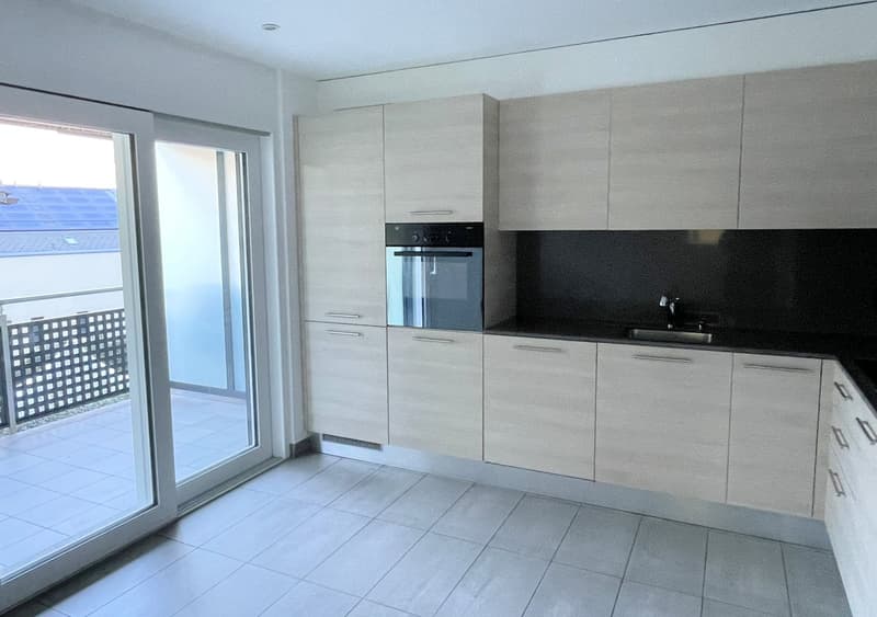 Appartamento con terrazza in zona tranquilla (14)