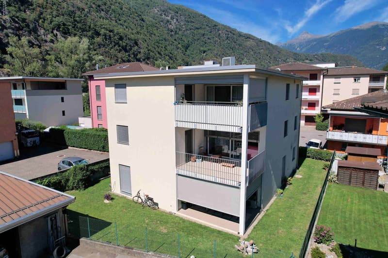 Appartamento con giardino privato in piccola ed elegante residenza (1)