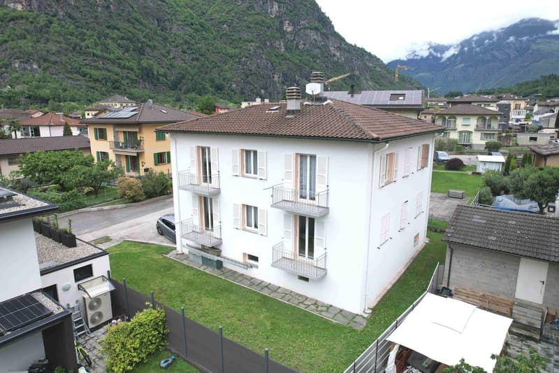 Casa bifamiliare ben ristrutturata a due passi dal centro (1)