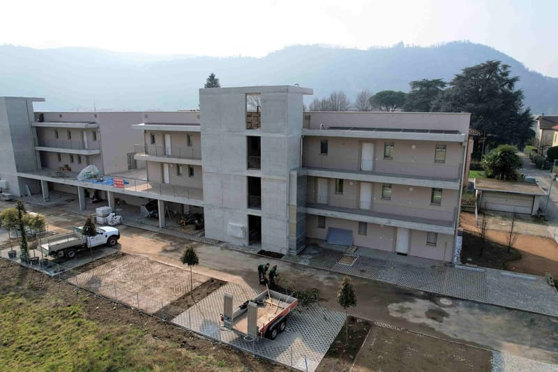 Nuovo appartamento con grande terrazza in zona comoda e strategica (3)