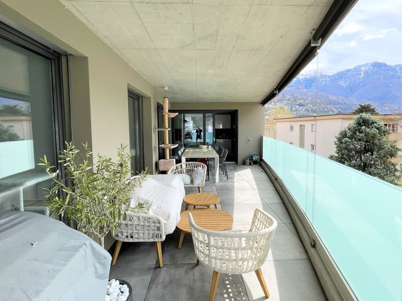 Appartamento con grande terrazza coperta in zona comoda e tranquilla (19)