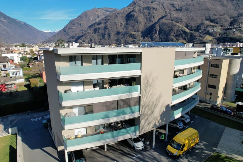 Appartamento con grande terrazza coperta in zona comoda e tranquilla (3)