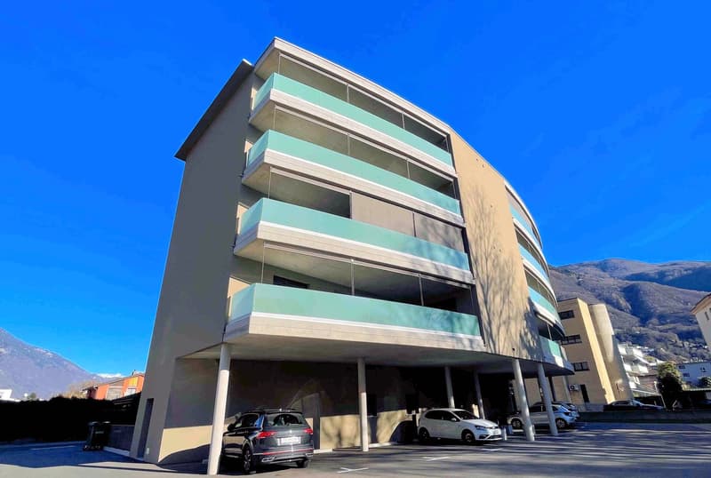 Appartamento con grande terrazza coperta in zona comoda e tranquilla (4)