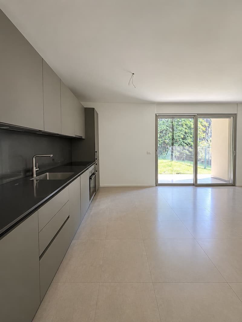 Nuovo appartamento-studio immerso nel verde con giardino privato (5)