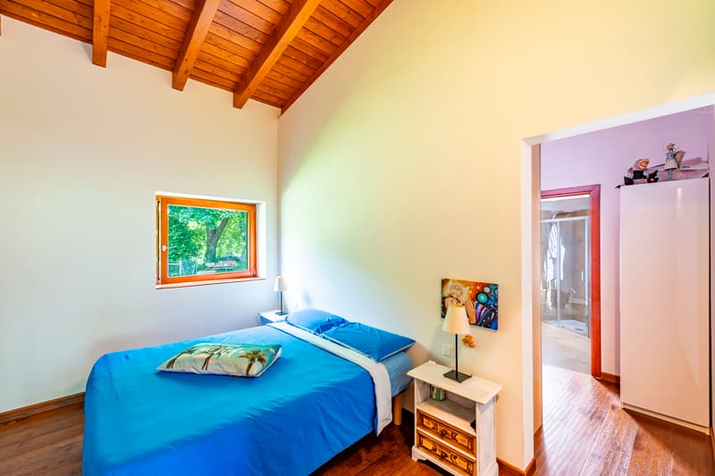 Elegante casa immersa nel verde con appartamento indipendente (10)