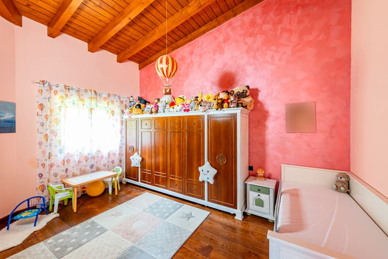 Elegante casa immersa nel verde con appartamento indipendente (8)