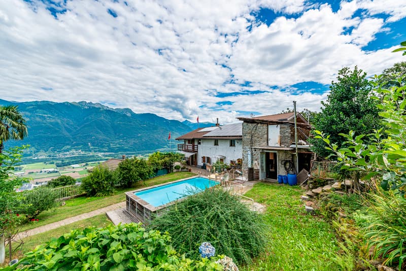 Casa ticinese con 20'000 m di terreno, piscina e rustico (6)