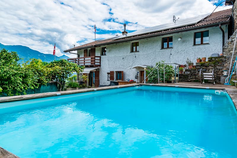 Casa ticinese con 20'000 m di terreno, piscina e rustico (10)