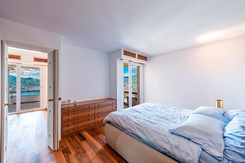 Attico moderno con splendida terrazza rooftop (13)