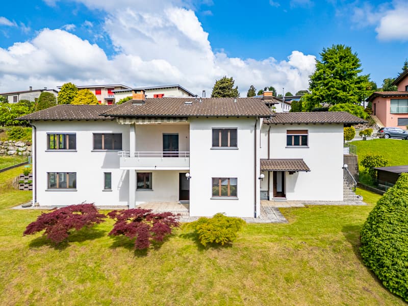 Casa bifamiliare con grande terreno edificabile (6)
