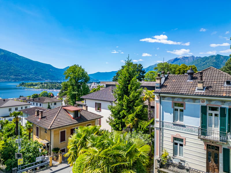 Villa d'epoca con vista lago (6)