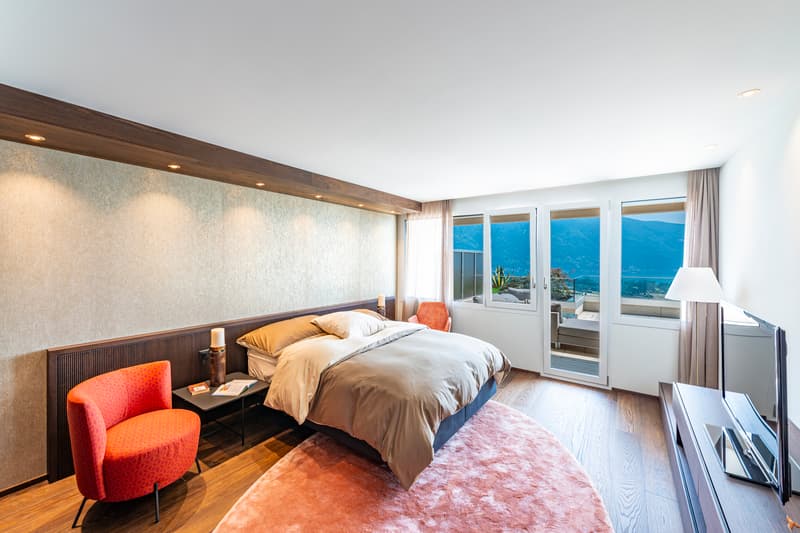 Appartamento 4,5 locali con ampia terrazza, giardino e vista lago (9)