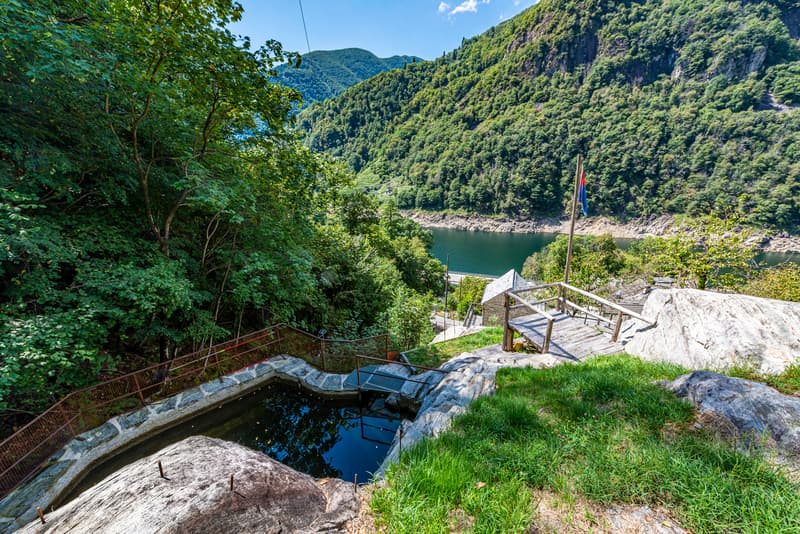Capolavoro di rustico nella valle di James Bond (6)