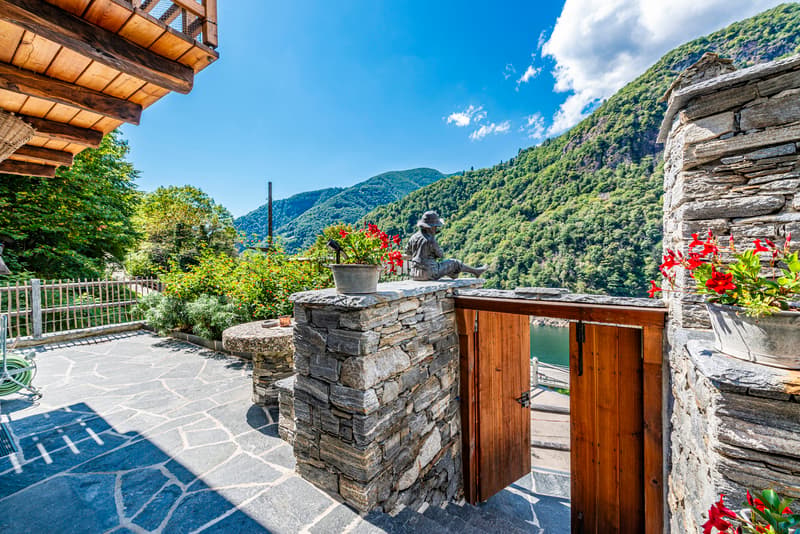 Capolavoro di rustico nella valle di James Bond (3)