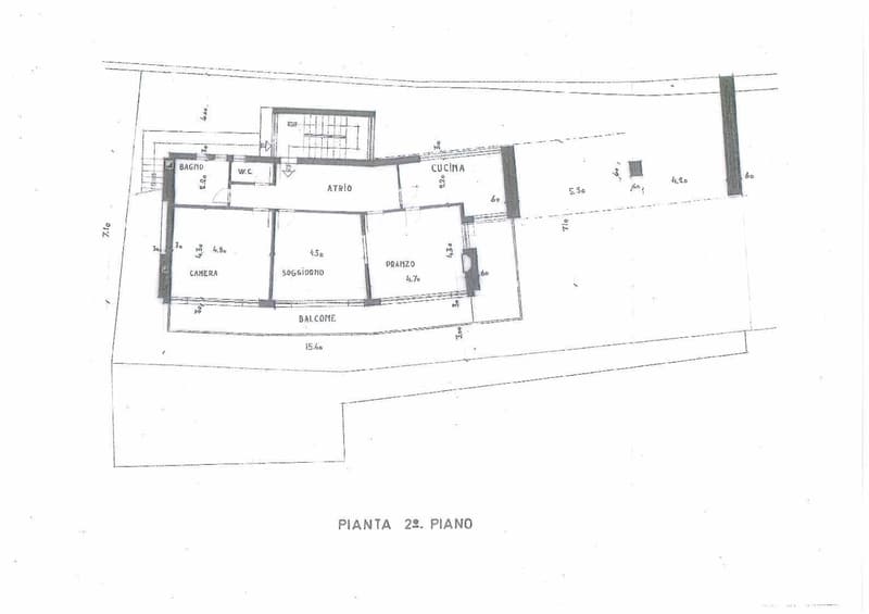 Villa sul lago con darsena privata (13)
