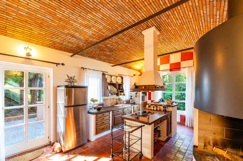 Esclusiva villa con vista lago e parco privato di oltre 6.000 mq (12)