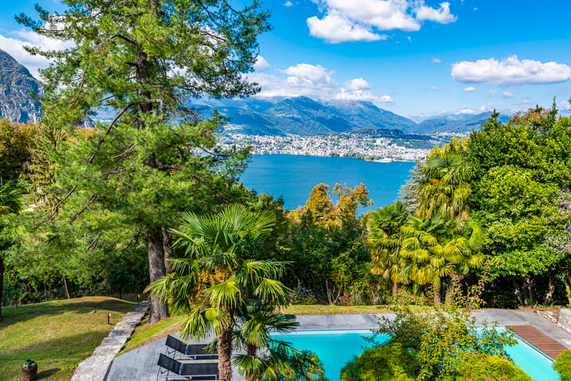 Esclusiva villa con vista lago e parco privato di oltre 6.000 mq (4)