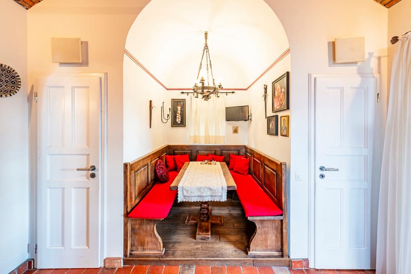 Esclusiva villa con vista lago e parco privato di oltre 6.000 mq (13)