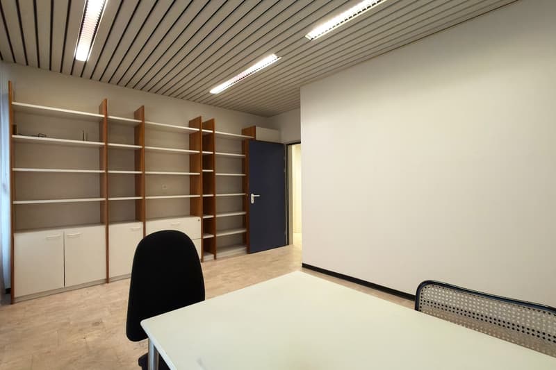 PRESTIGIOSO STUDIO MEDICO CENTRO STORICO BELLINZONA (10)