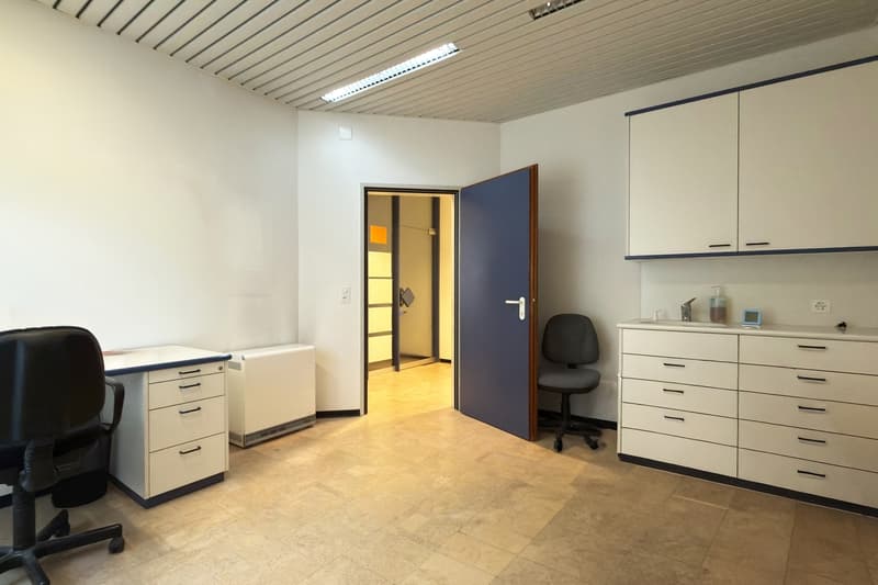 PRESTIGIOSO STUDIO MEDICO CENTRO STORICO BELLINZONA (9)