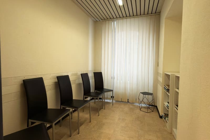 PRESTIGIOSO STUDIO MEDICO CENTRO STORICO BELLINZONA (5)