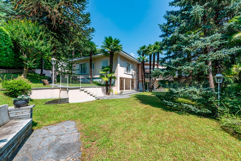 Villa Eden: Elegante proprietà immersa nei vigneti di Agno (2)