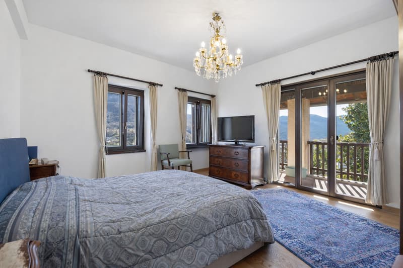 Affascinante casa di nucleo con giardino e incantevole vista lago (10)