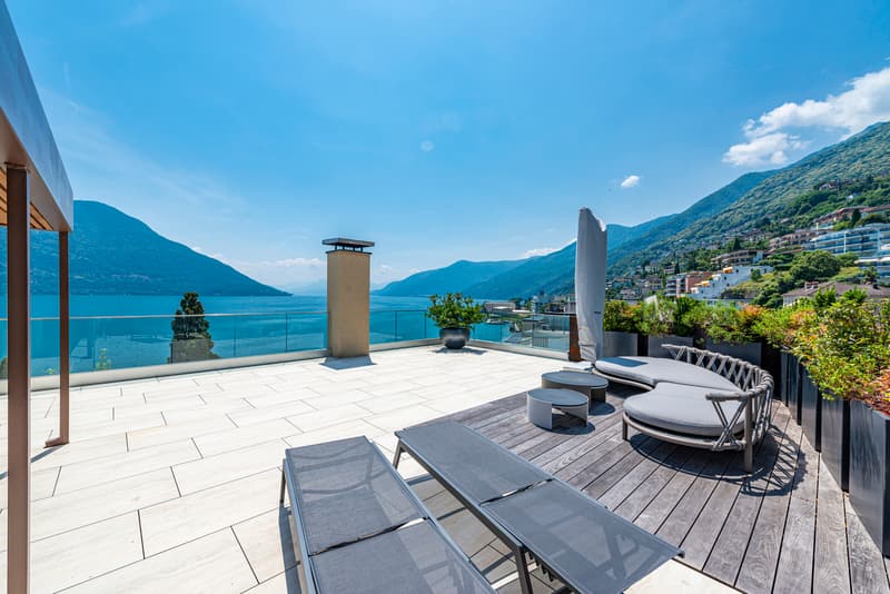 Attico-duplex arredato con vista sul Lago Maggiore (1)