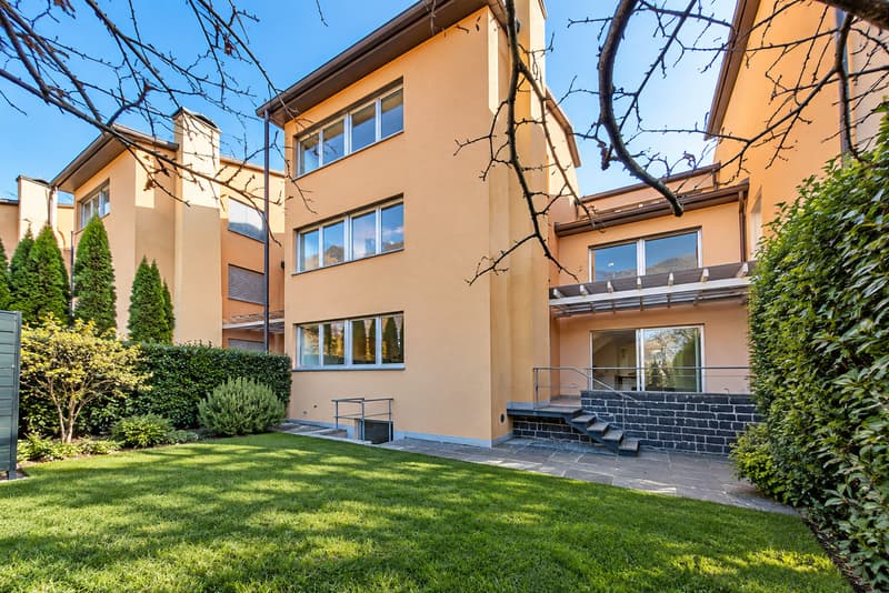 Ampia casa con giardino a pochi minuti da Lugano (1)