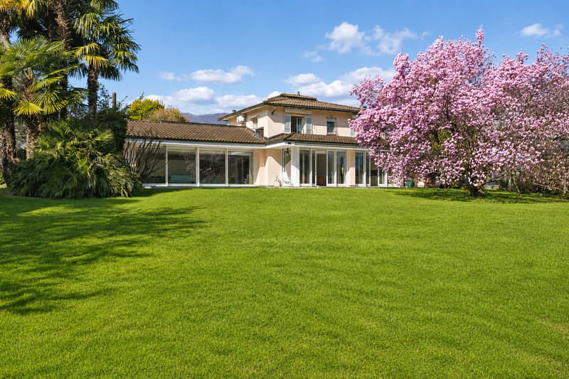 Villa Magnolia: Splendida villa fronte lago a Magliaso (3)