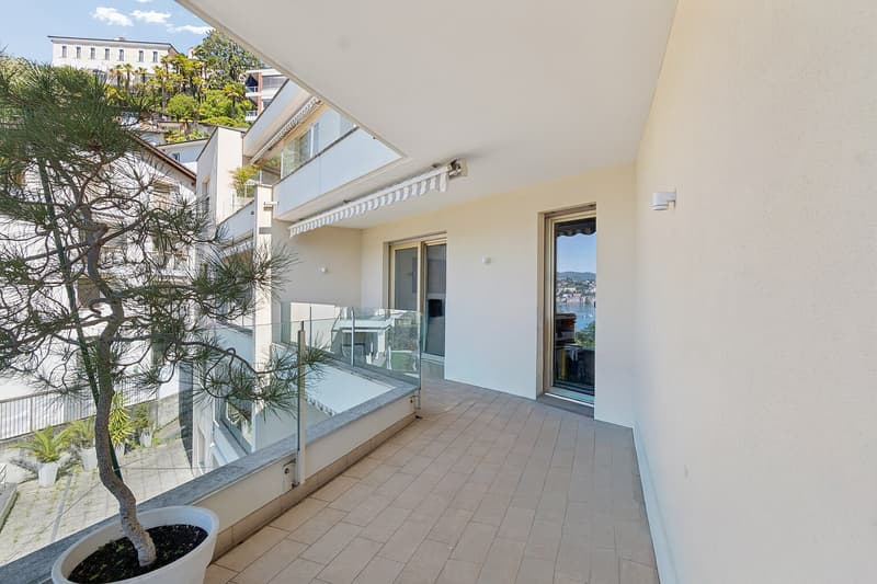 Elegante appartamento con vista lago in posizione privilegiata (10)