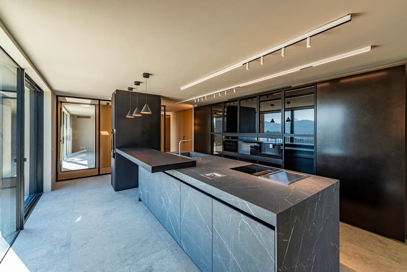 Villa Moderna con design unico e vista lago (5)