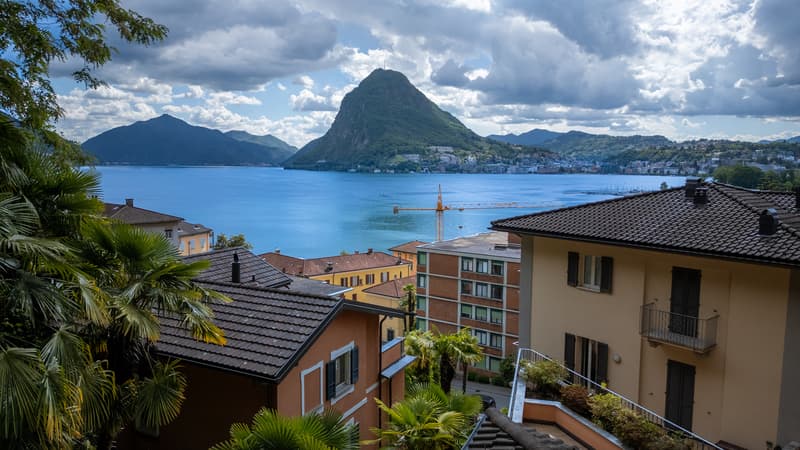 Residenza Diana: Elegante attico con giardino, piscina e vista lago (8)